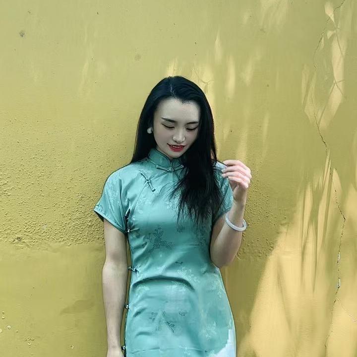 风穗女装、