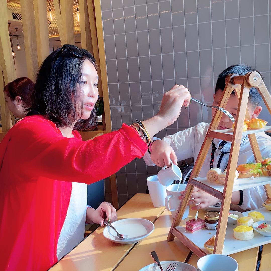 漂亮女孩高端女装