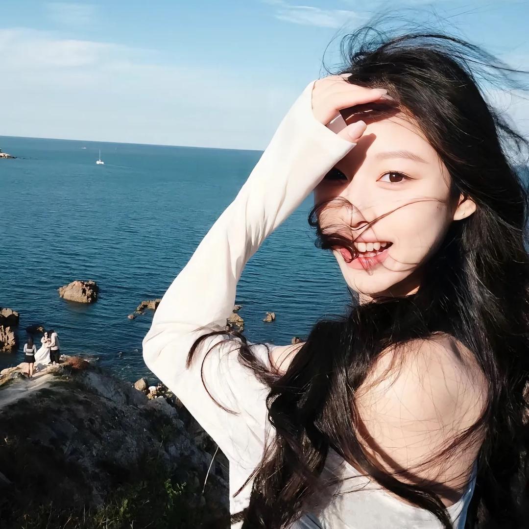 小婷又困了m~