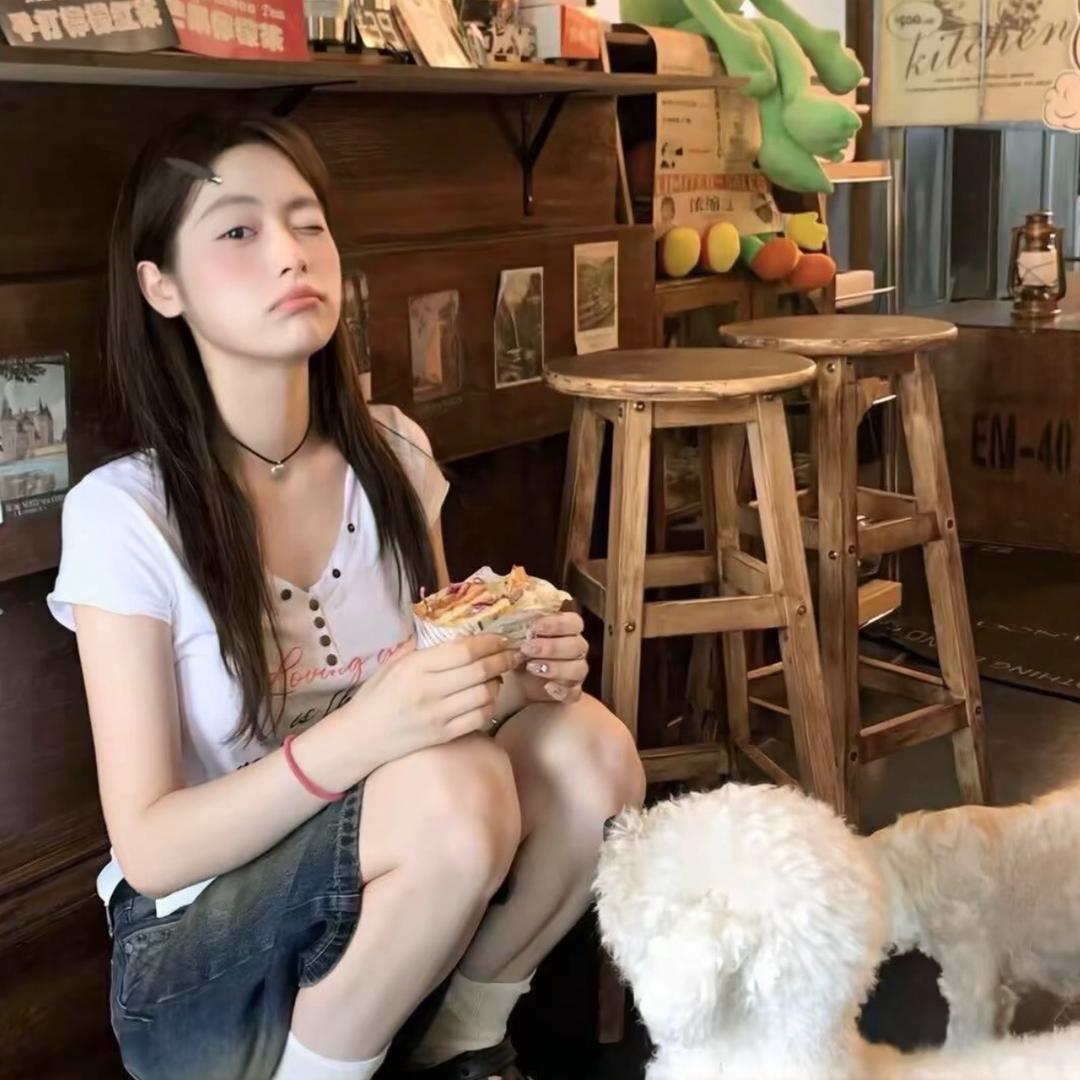 李李子.