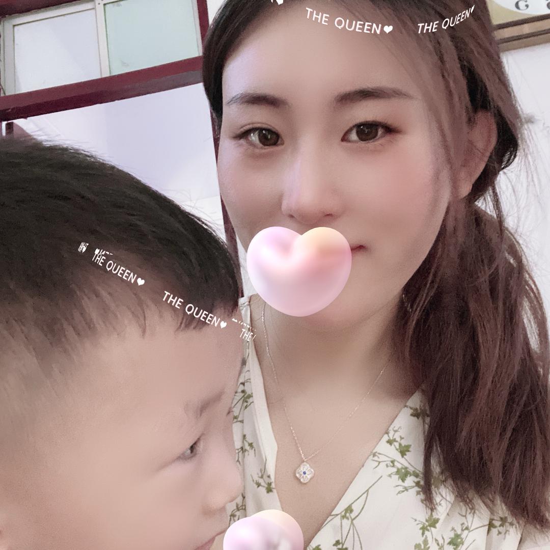 珈一小甜妹