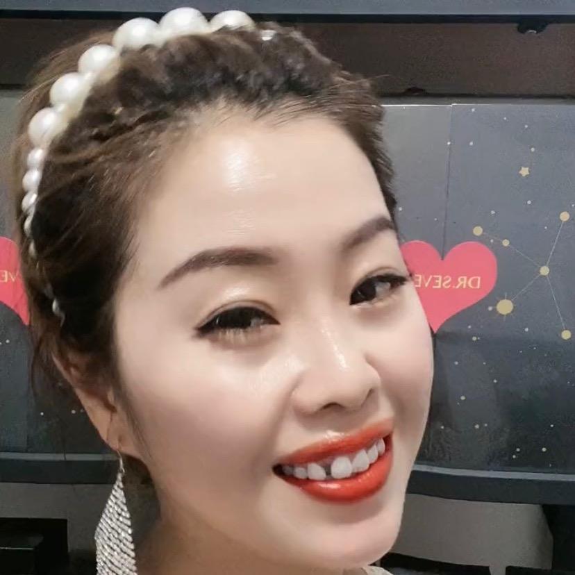 爱笑女孩