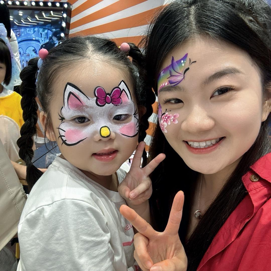 清清老师画彩绘