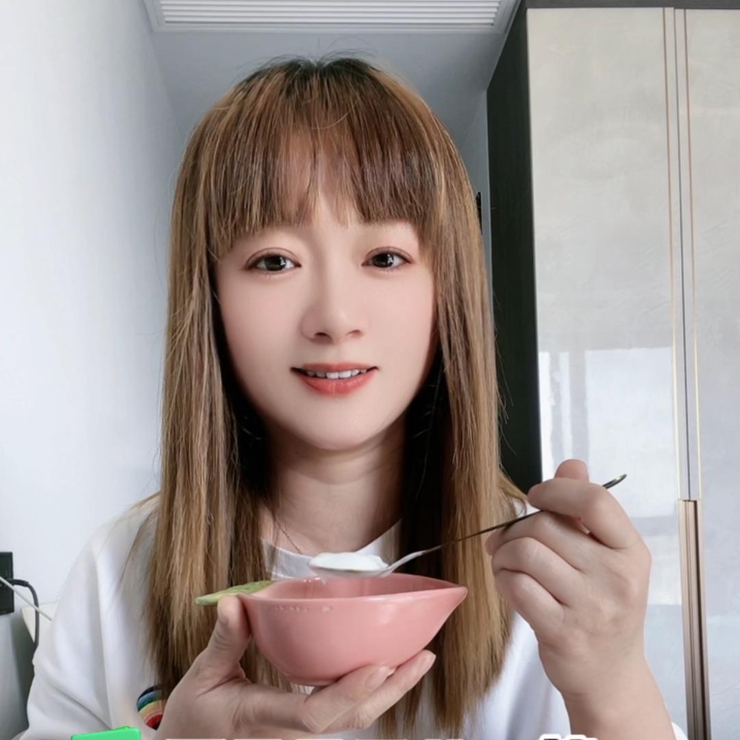 安然馋了
