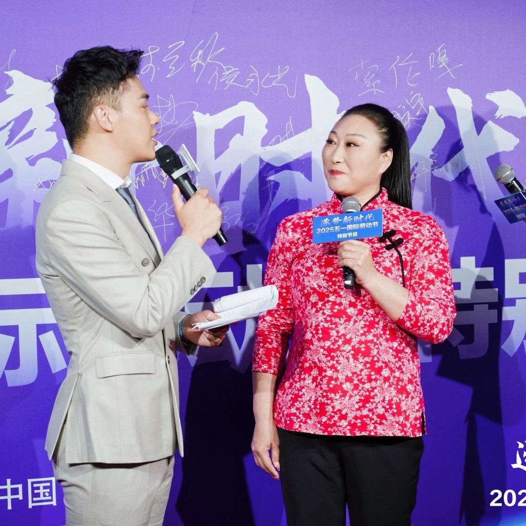 农民歌手。秋姐。
