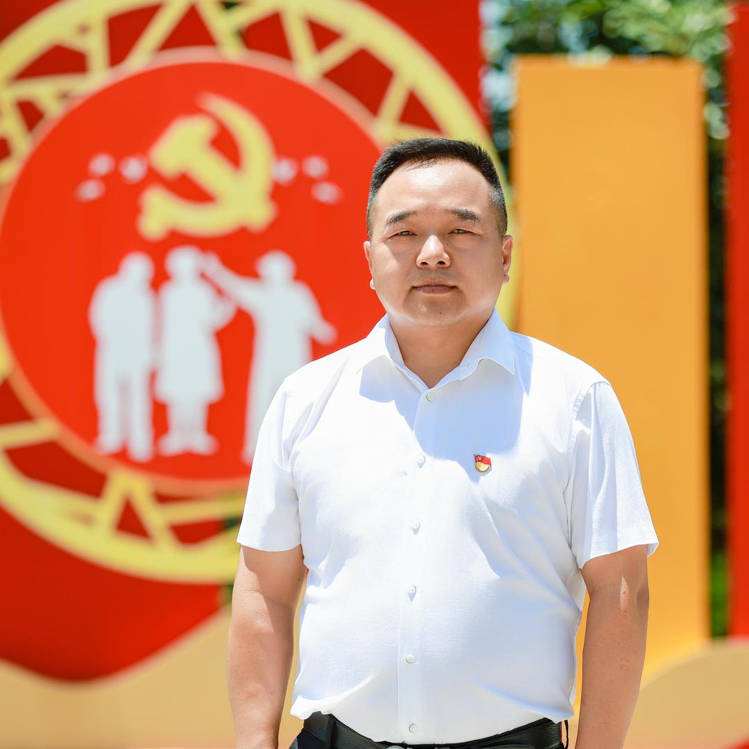 金鸡村杨书记