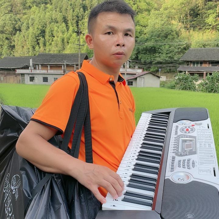 阿东电子琴