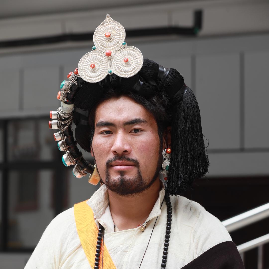 雅江康巴汉子