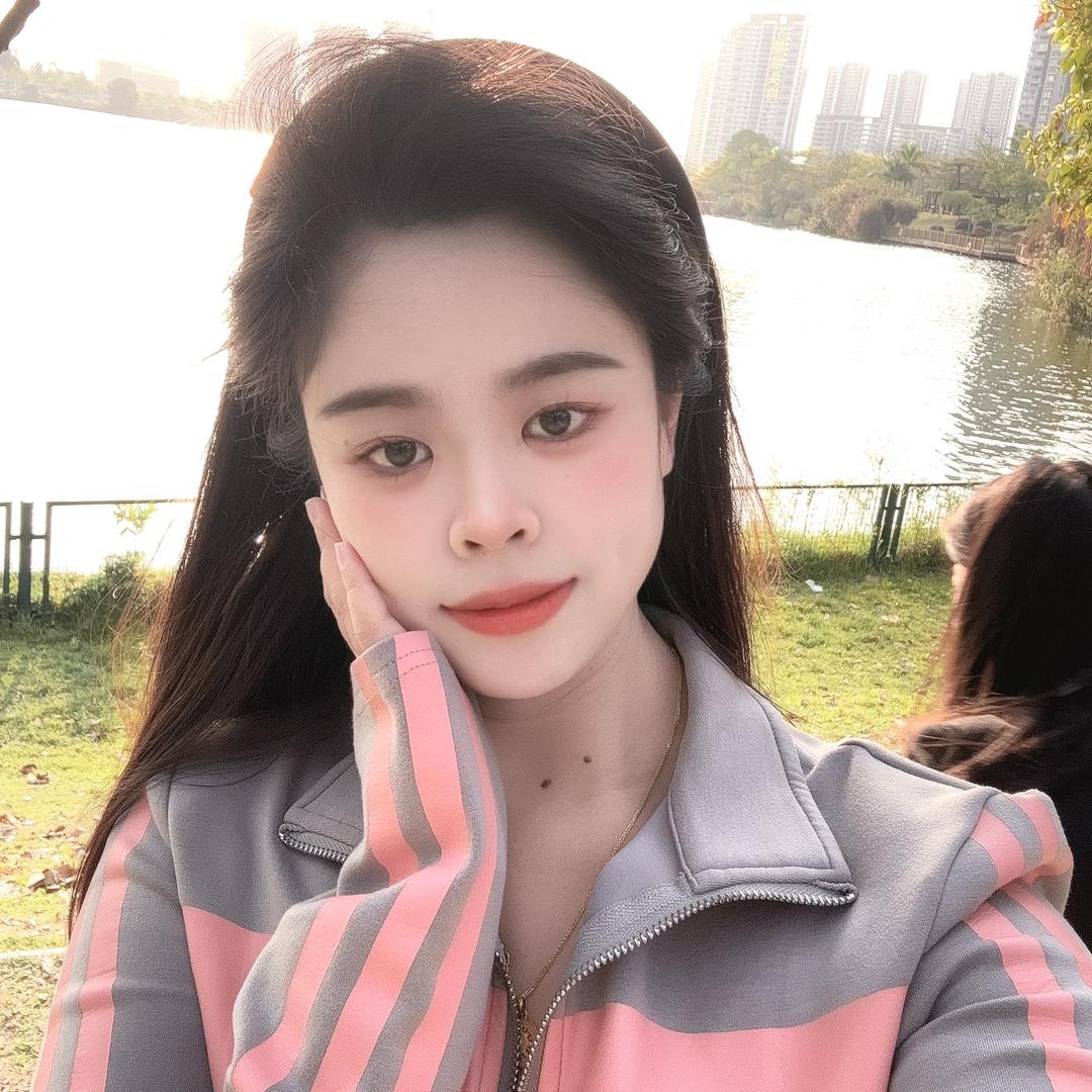 杨小姐轻奢家居服