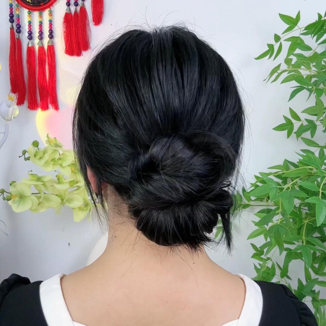 八月发型