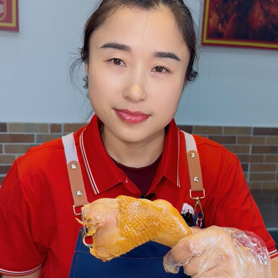 云南老坛暴汁卤鸡总店