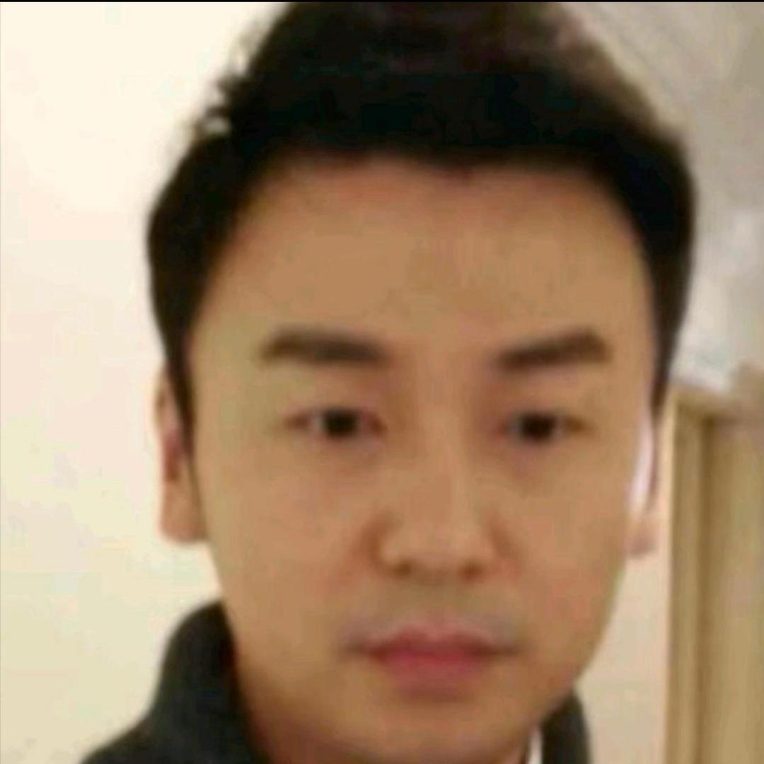 一朵风中摇曳的陈俊生