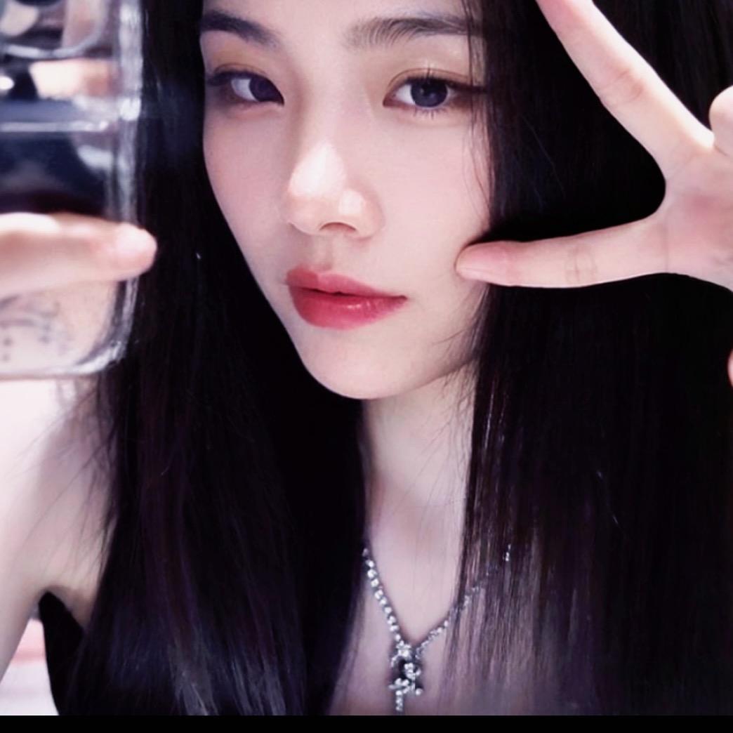 灰^-^天鹅^_^🦢