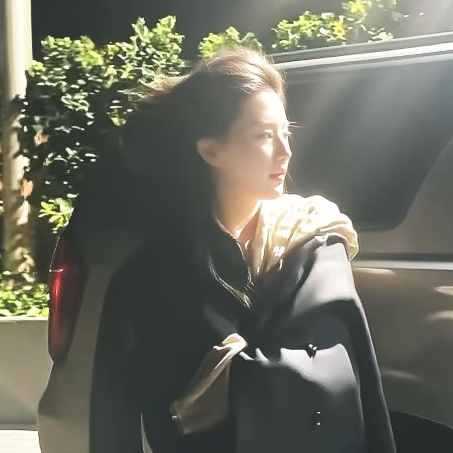 姝.