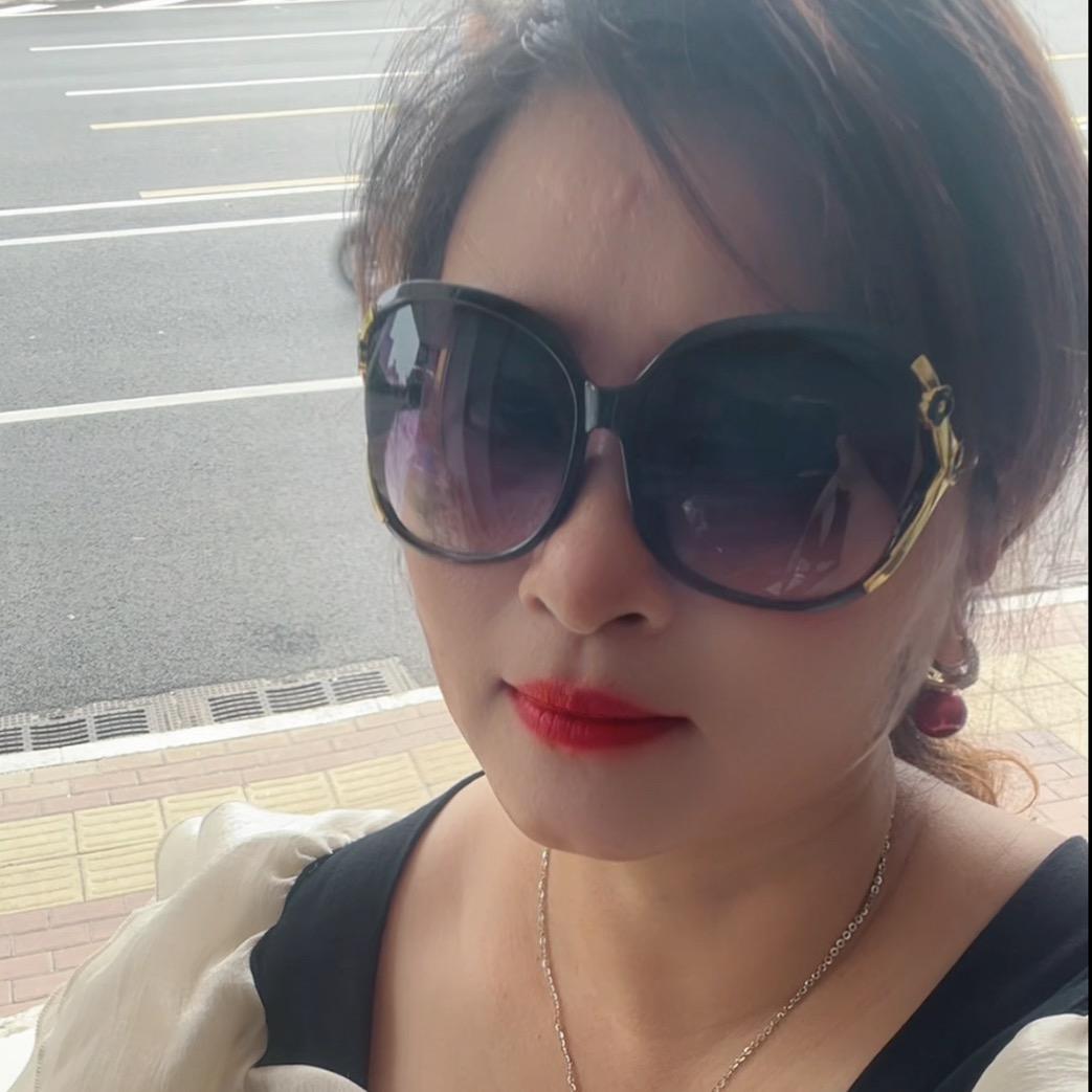 女老板（萍萍姐)