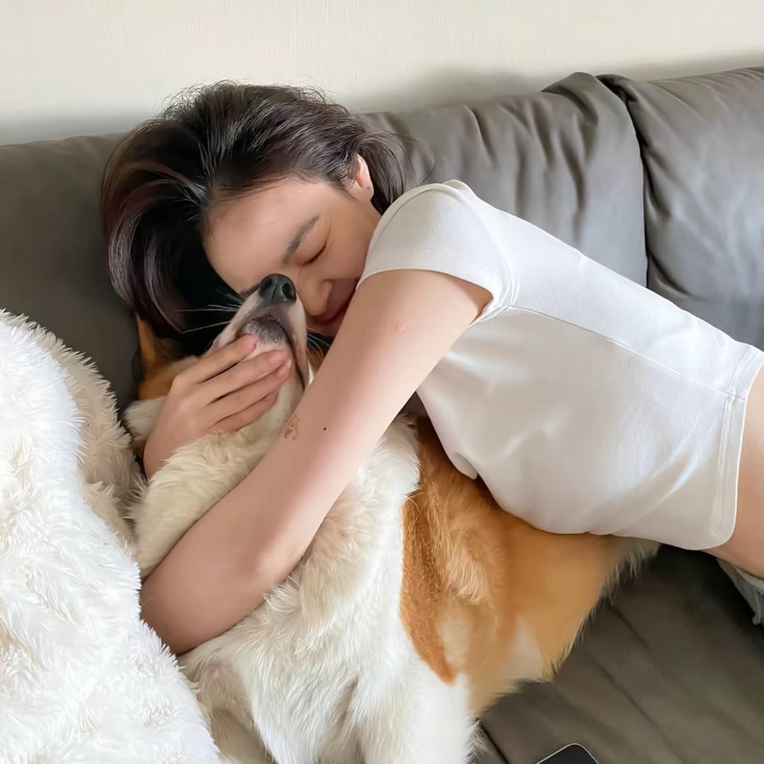 两个梨涡-