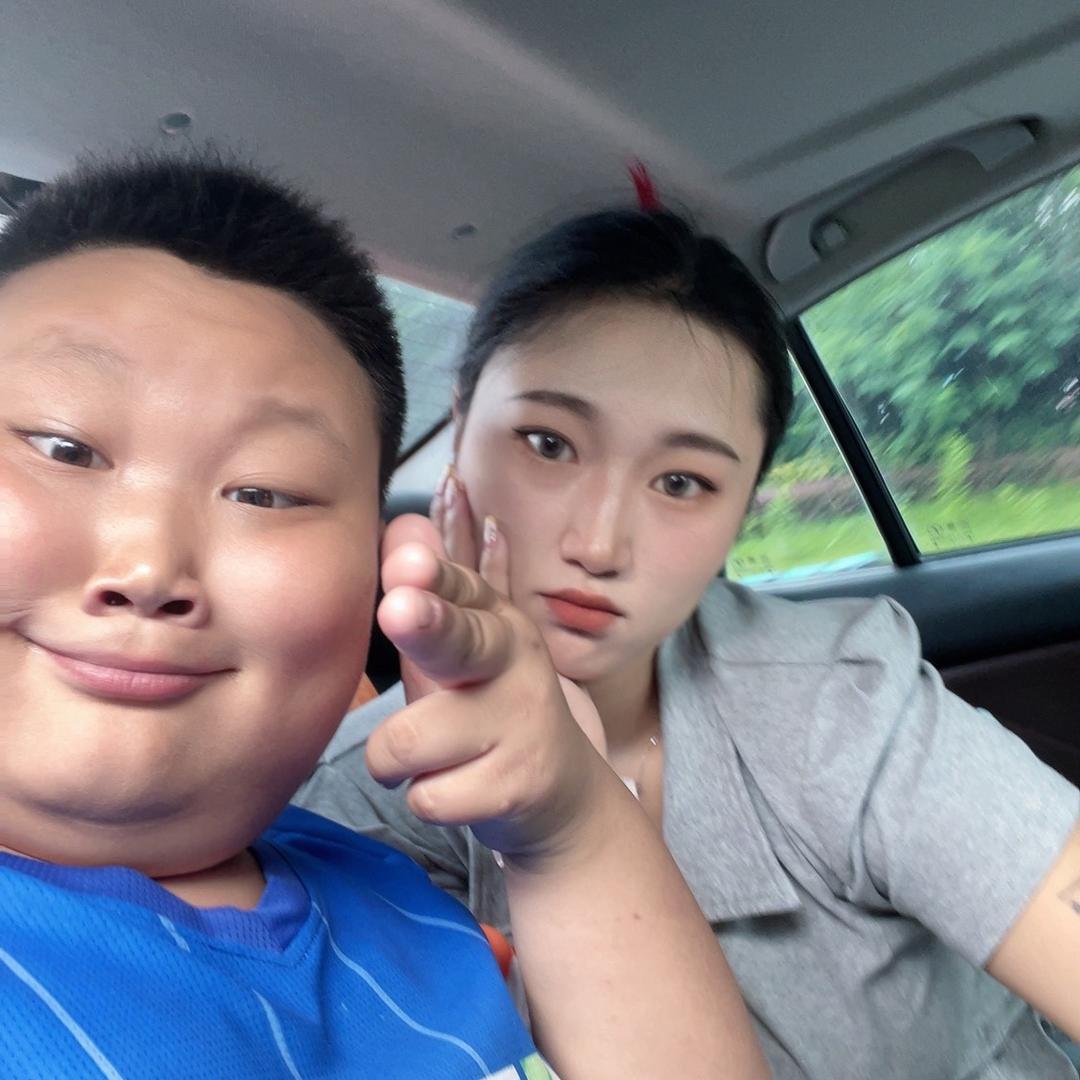 莽灿的姐姐