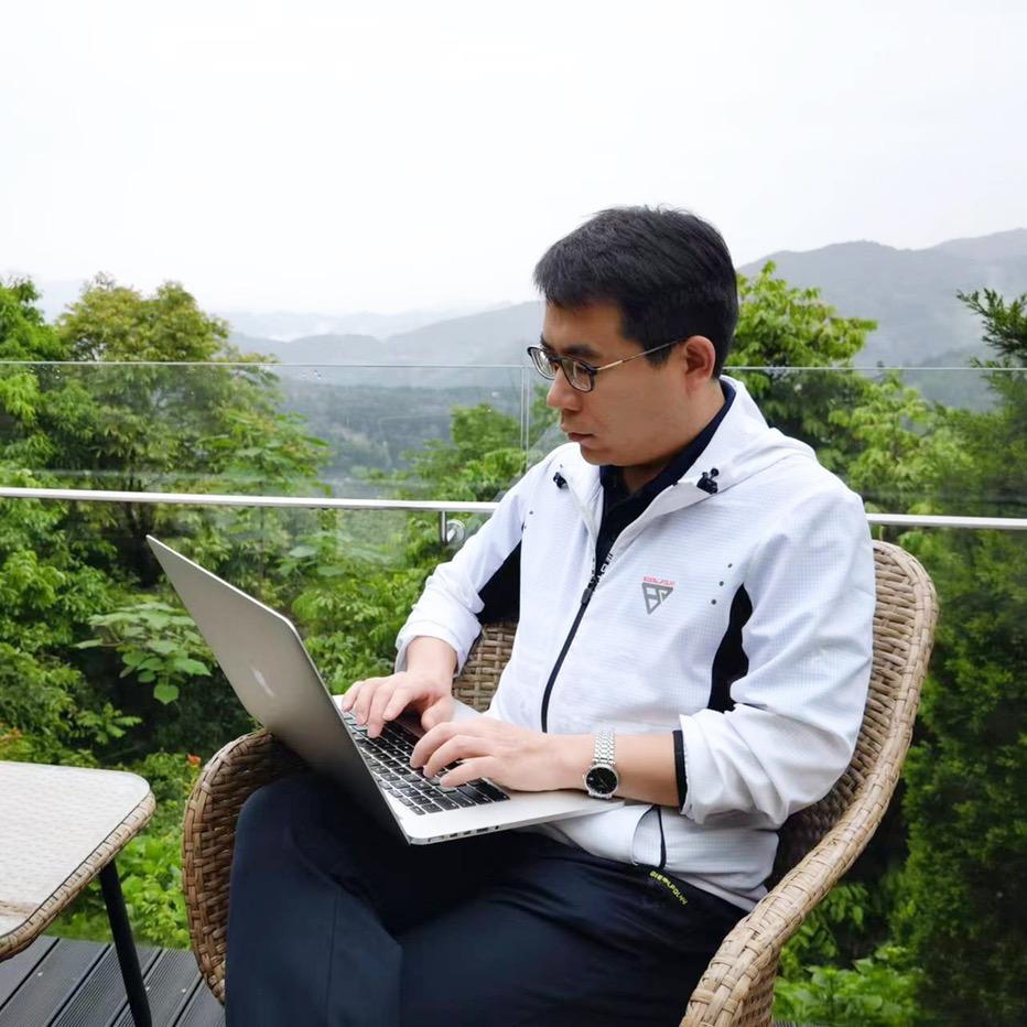 魏军  成都刑事律师｜ 24小时法律咨询