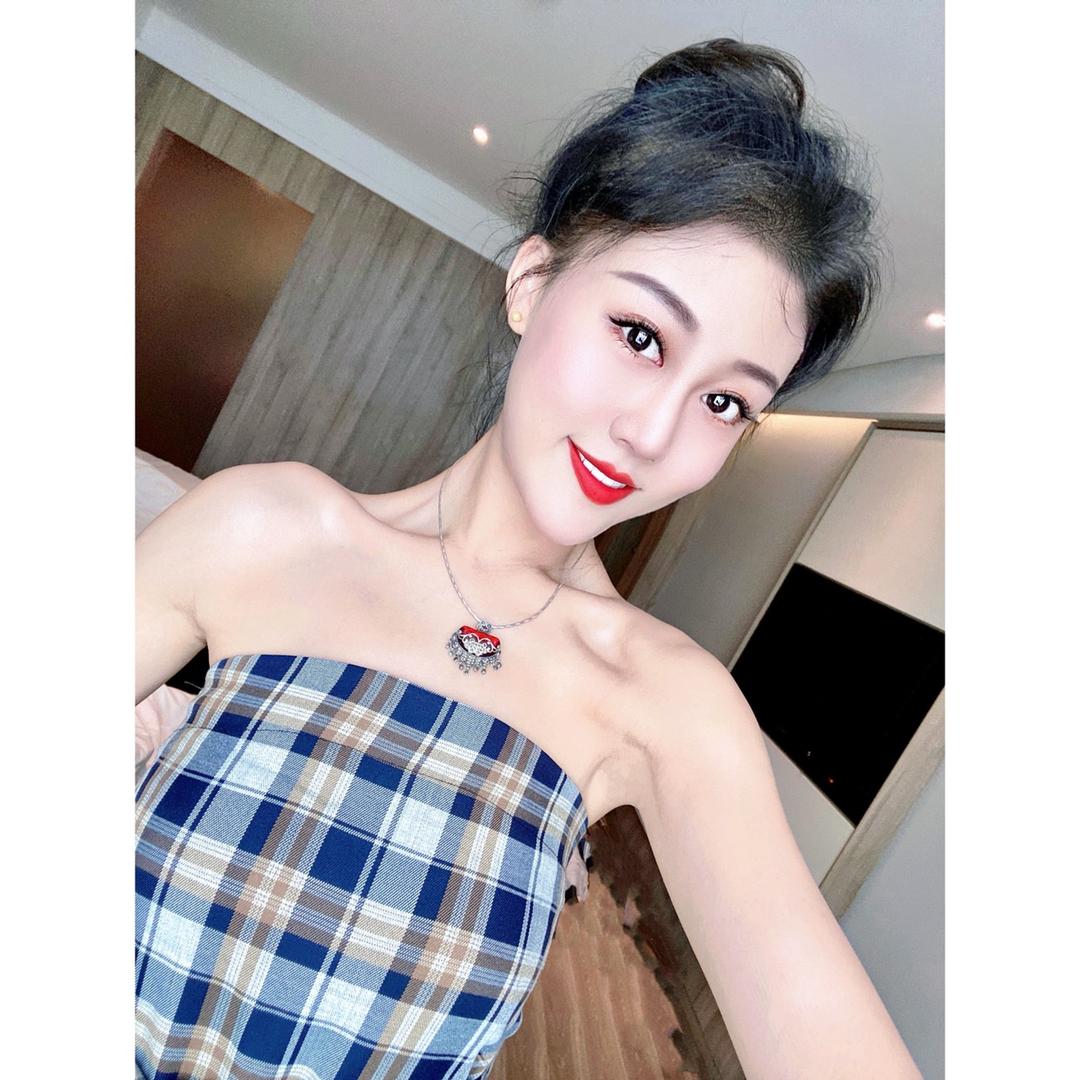 蜜桃卉卉🍑