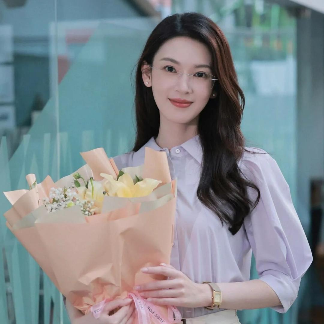 曼易轻奢女装