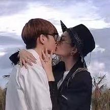 英雄最开心
