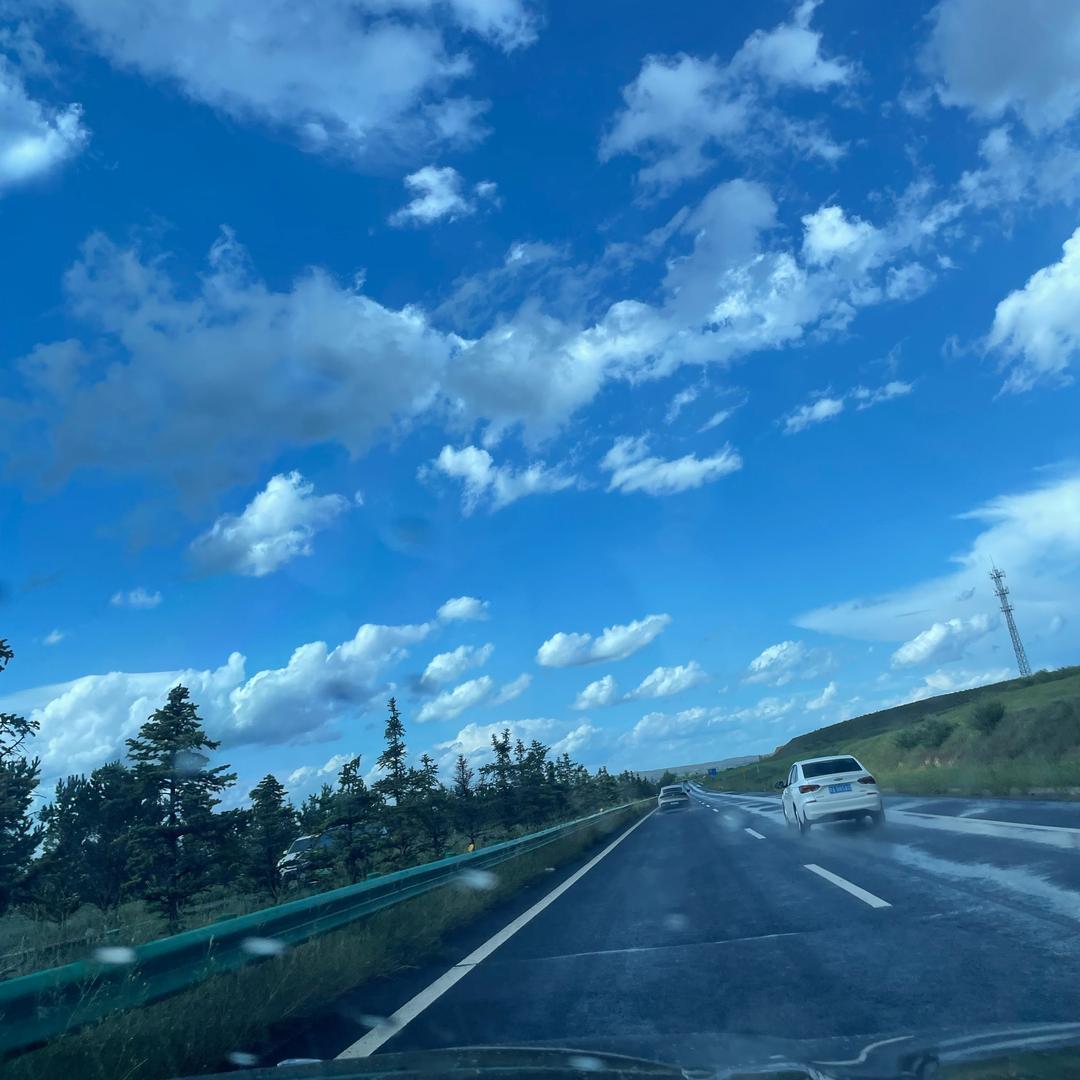 天空永远是蓝色的