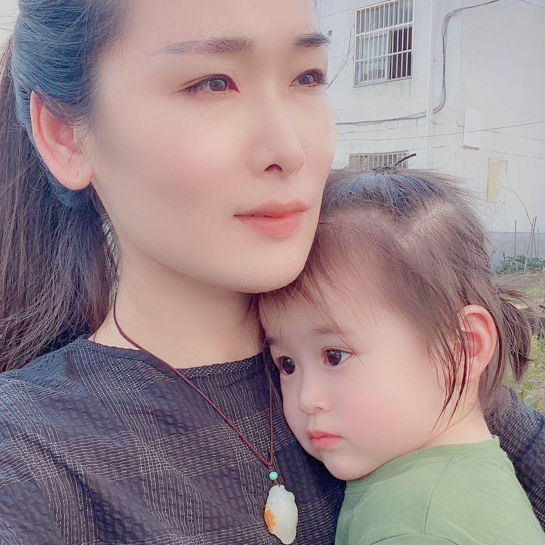 昀宝儿