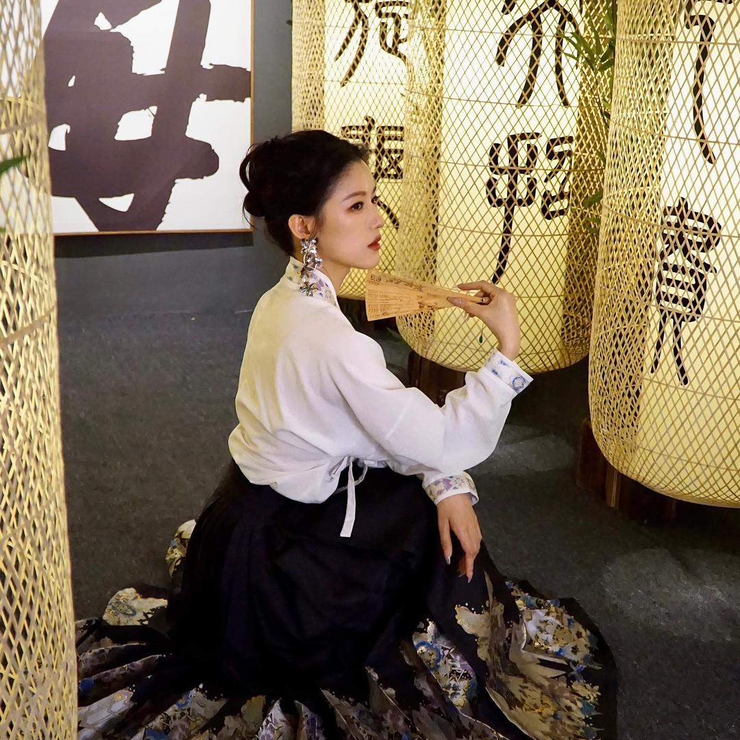 今天带我玩