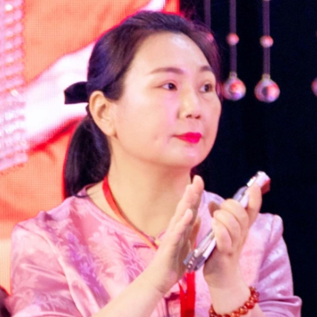 戏迷李霞