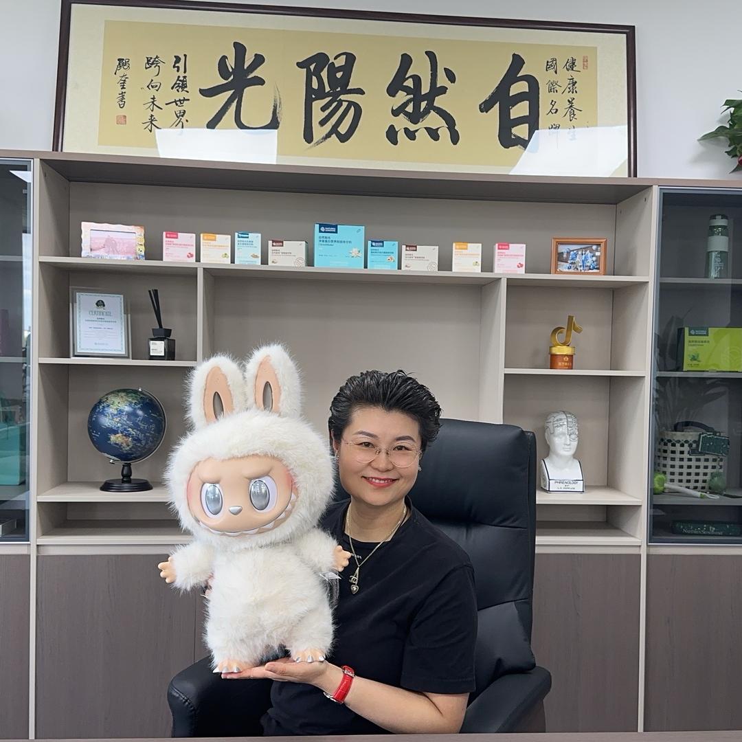 陈昕依诺健康主播