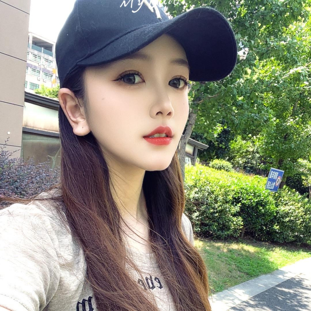 我姓何请叫我何姐姐