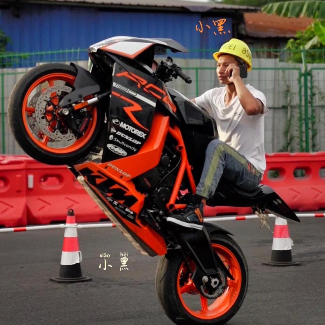 是小黑啦🏍️