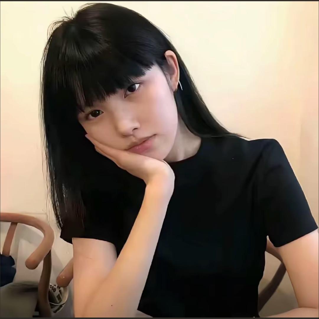 敏敏.