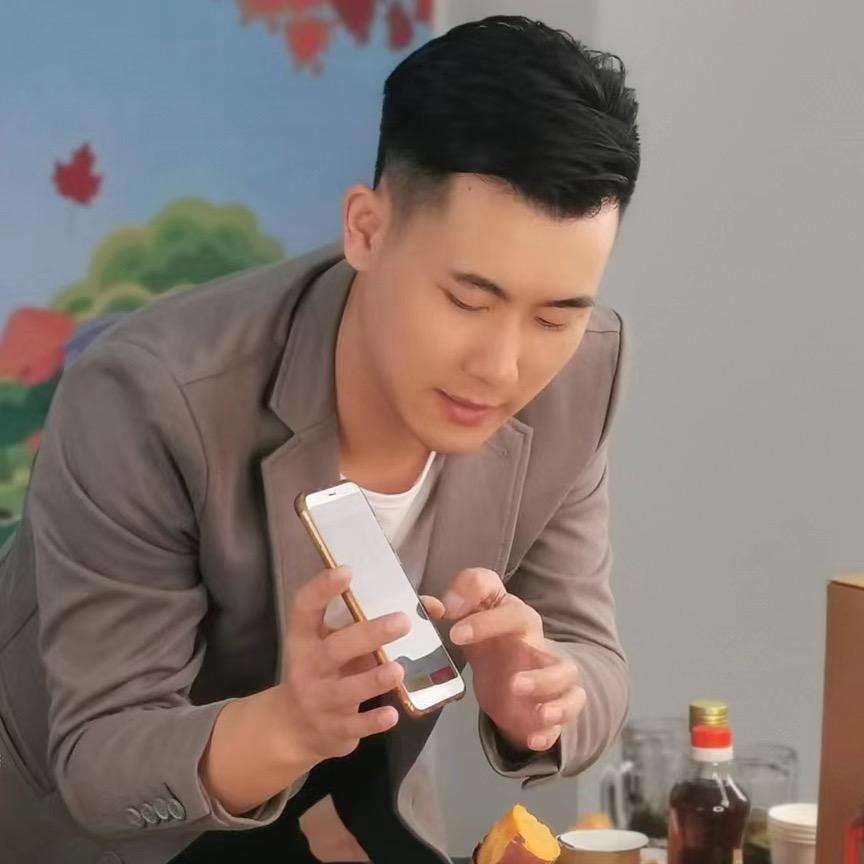 余仙嘉