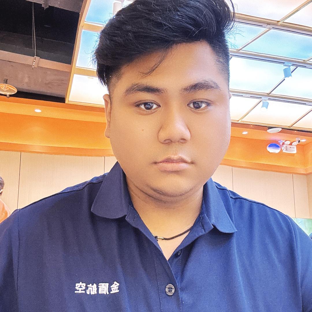 大家好，我是小黑👺 👺