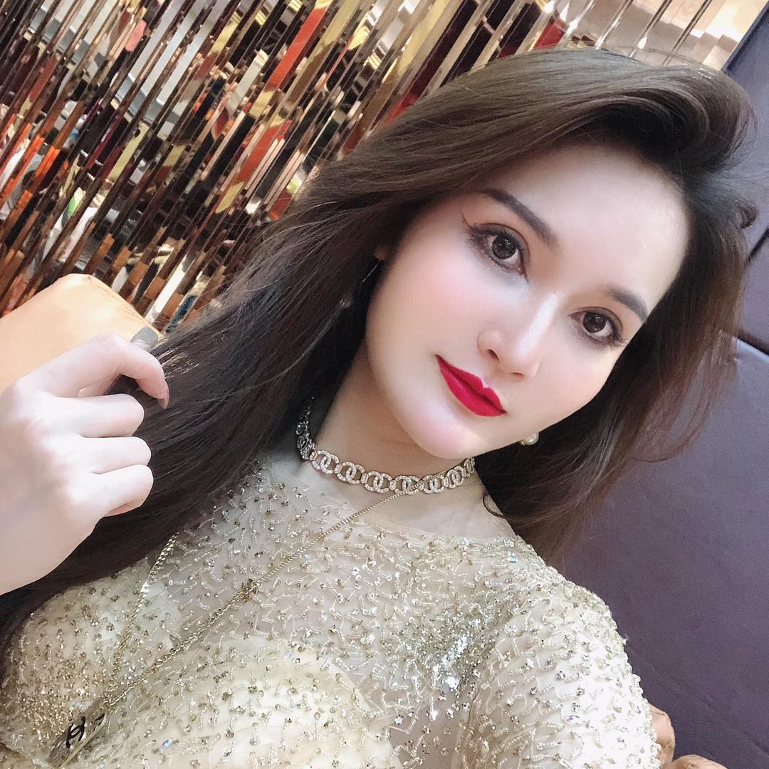 曼莎名品服饰