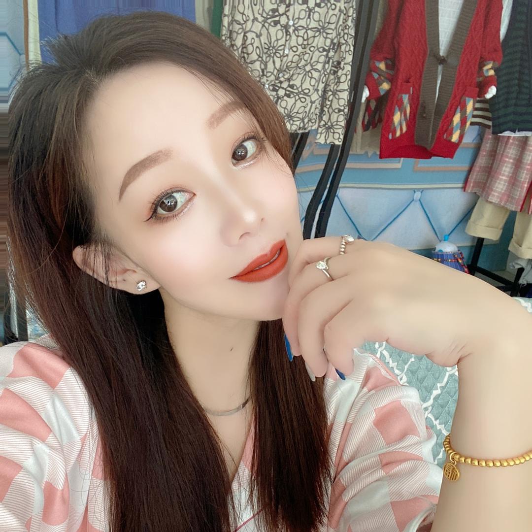 霍邱县户胡镇小丽女装店