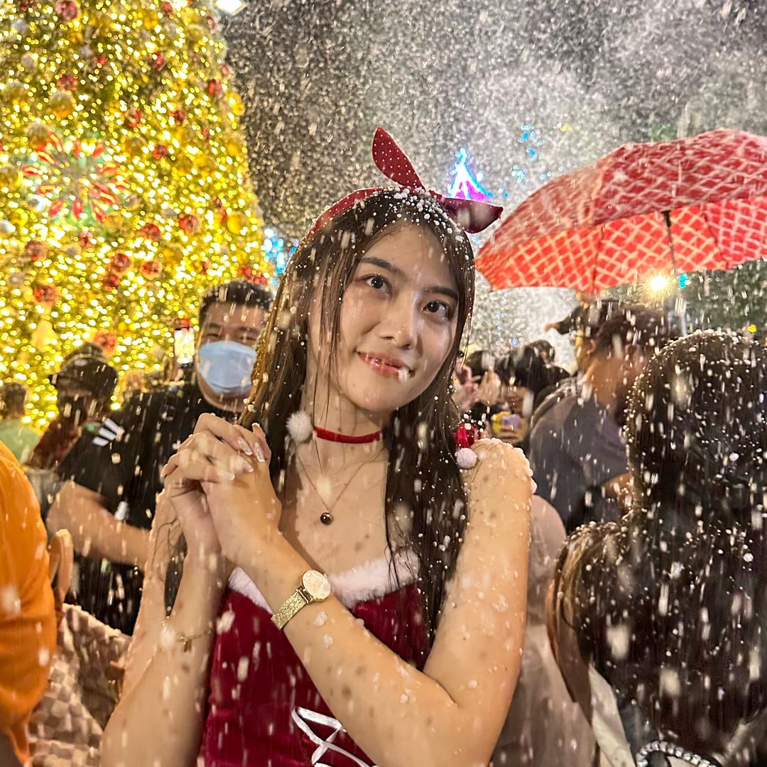 八拉拉在新加坡看雪