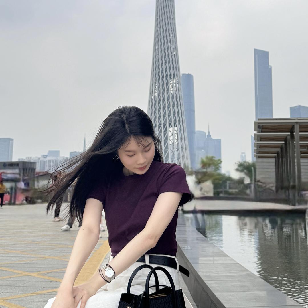 爱吃榴莲的兔子
