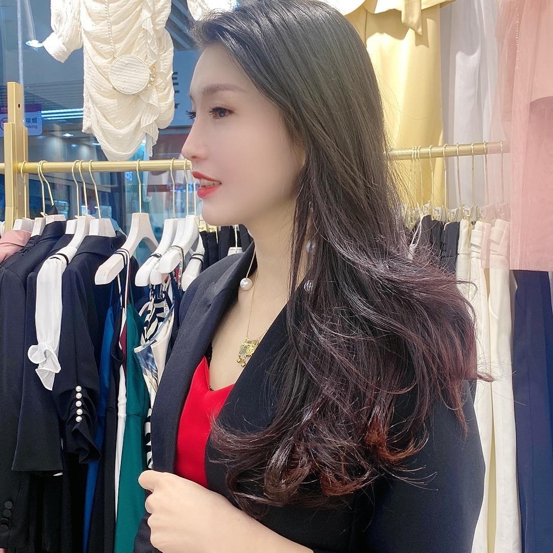 @义乌市艾琪轻奢气质女人味女装批发