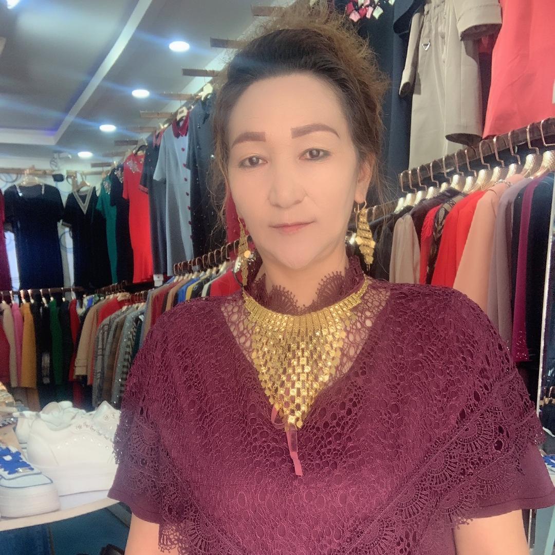 和田拉依喀彩拉娜服饰