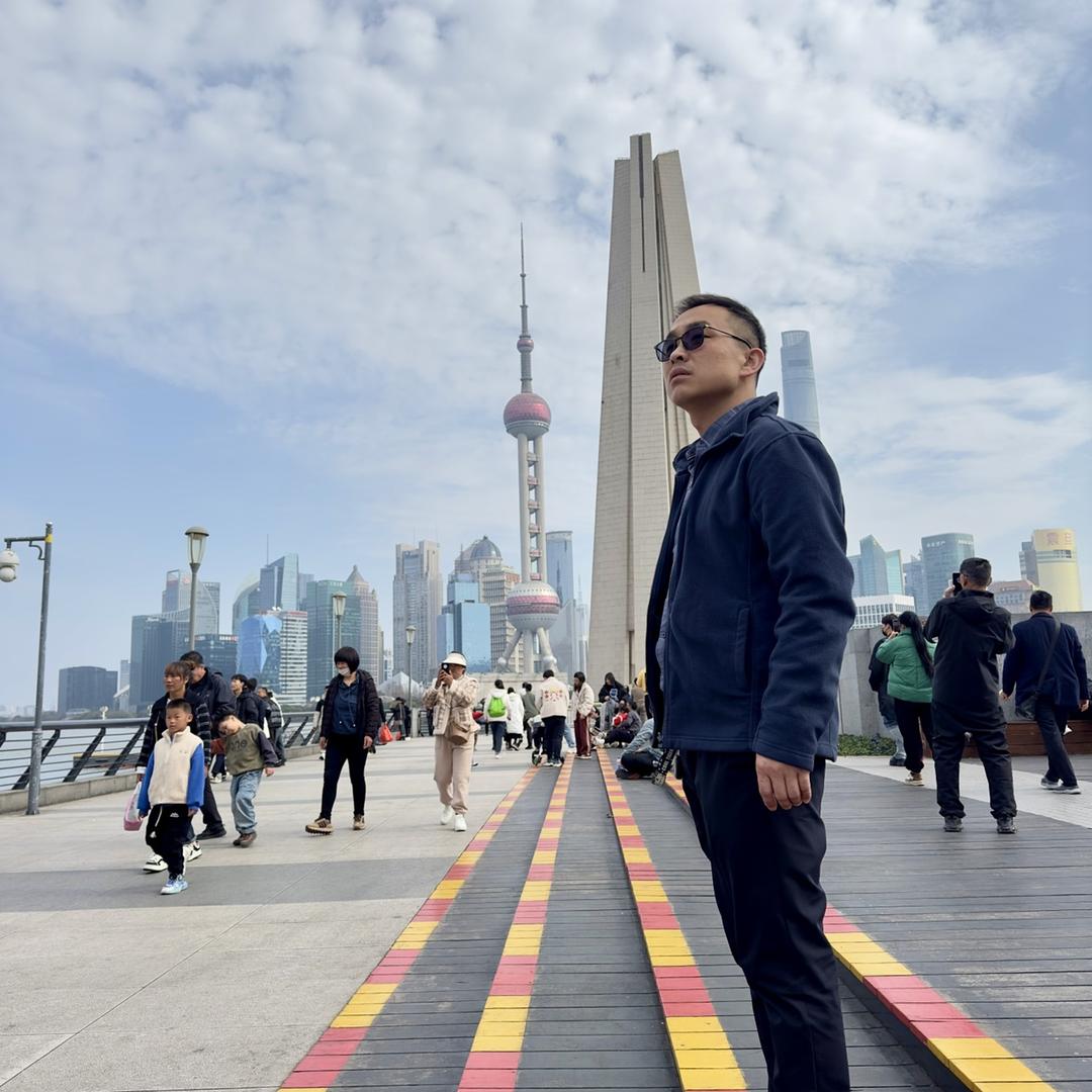 小于 同志