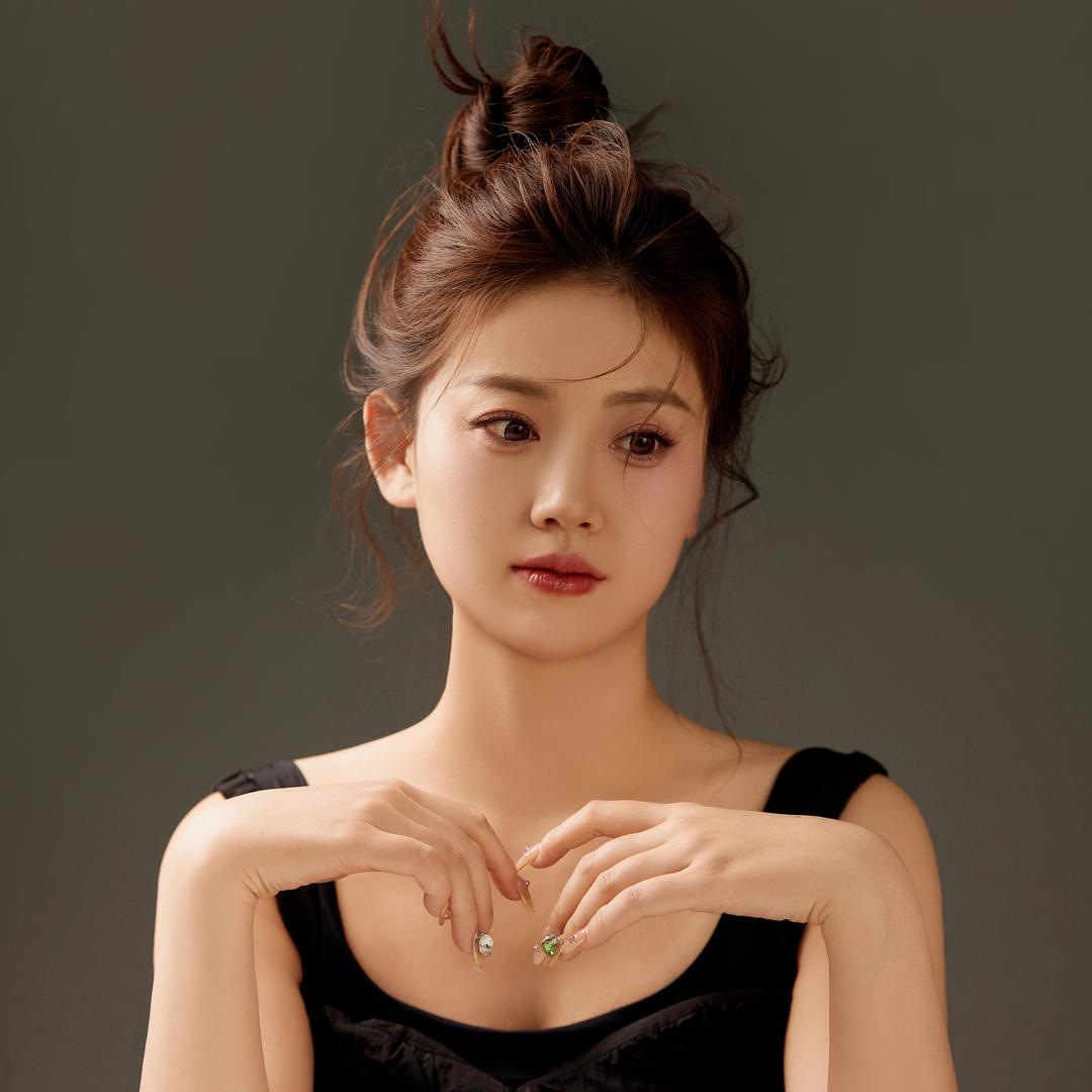 杏花酒集团千金小乔