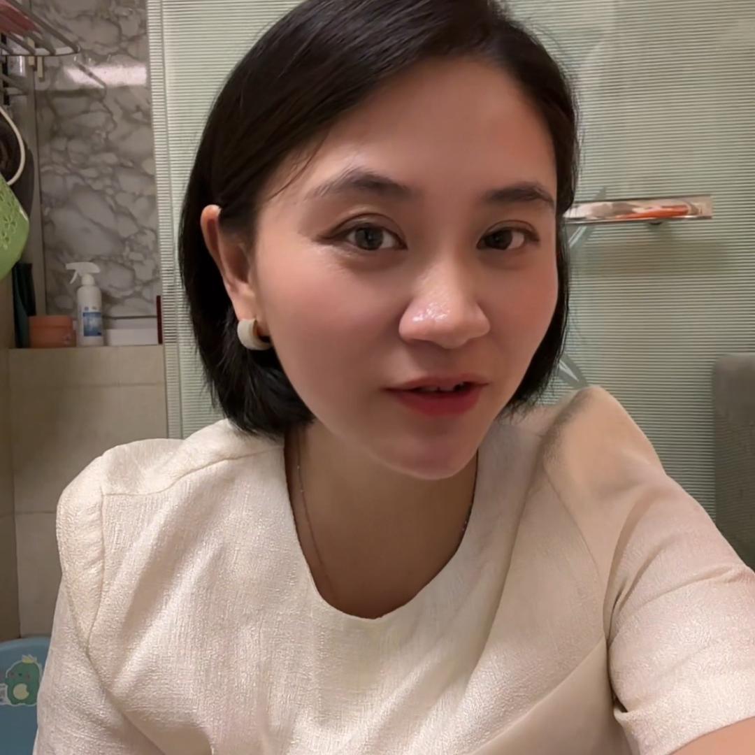 露露爱唠嗑（带娃中）