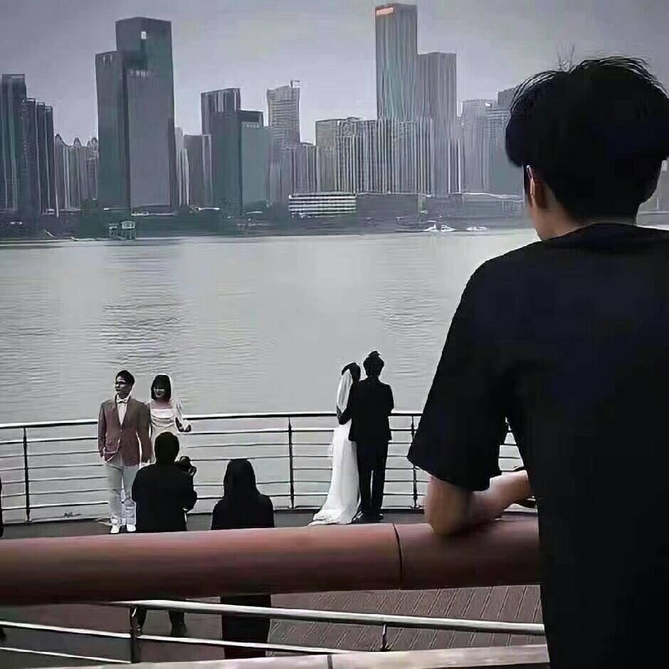 海口龙华健磊峰电子商务商行.