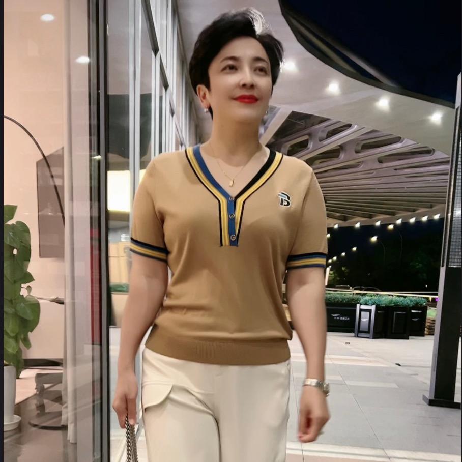黄三姐时尚女装