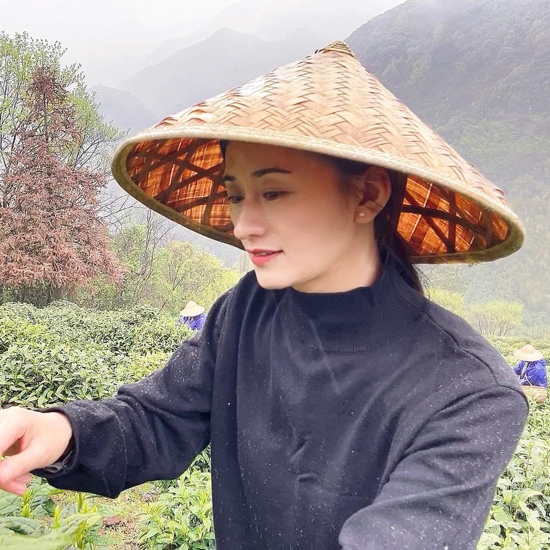 龙映山洛洛姐