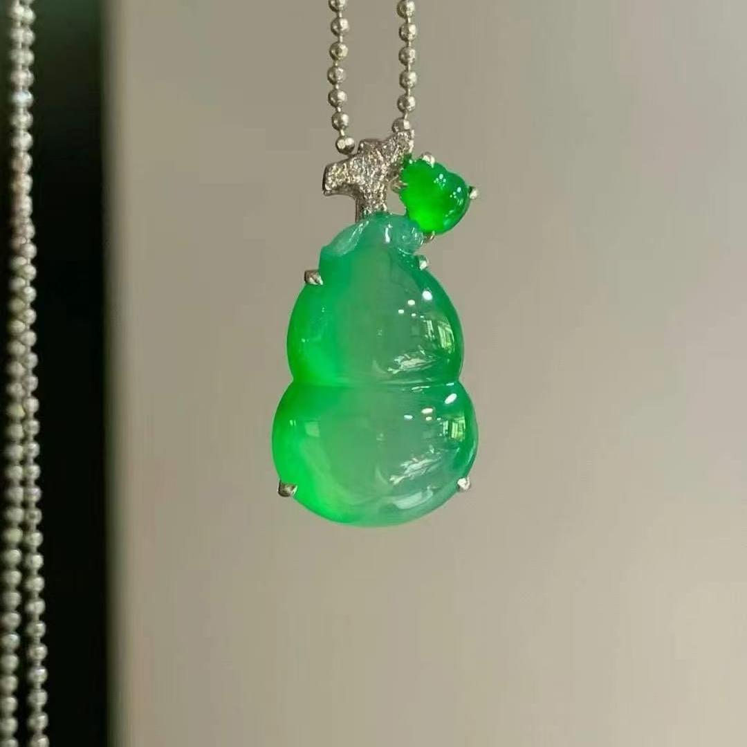 鸿昀翡翠