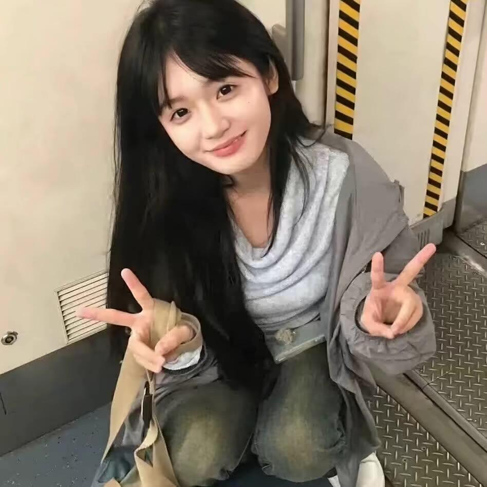 惠小艳.