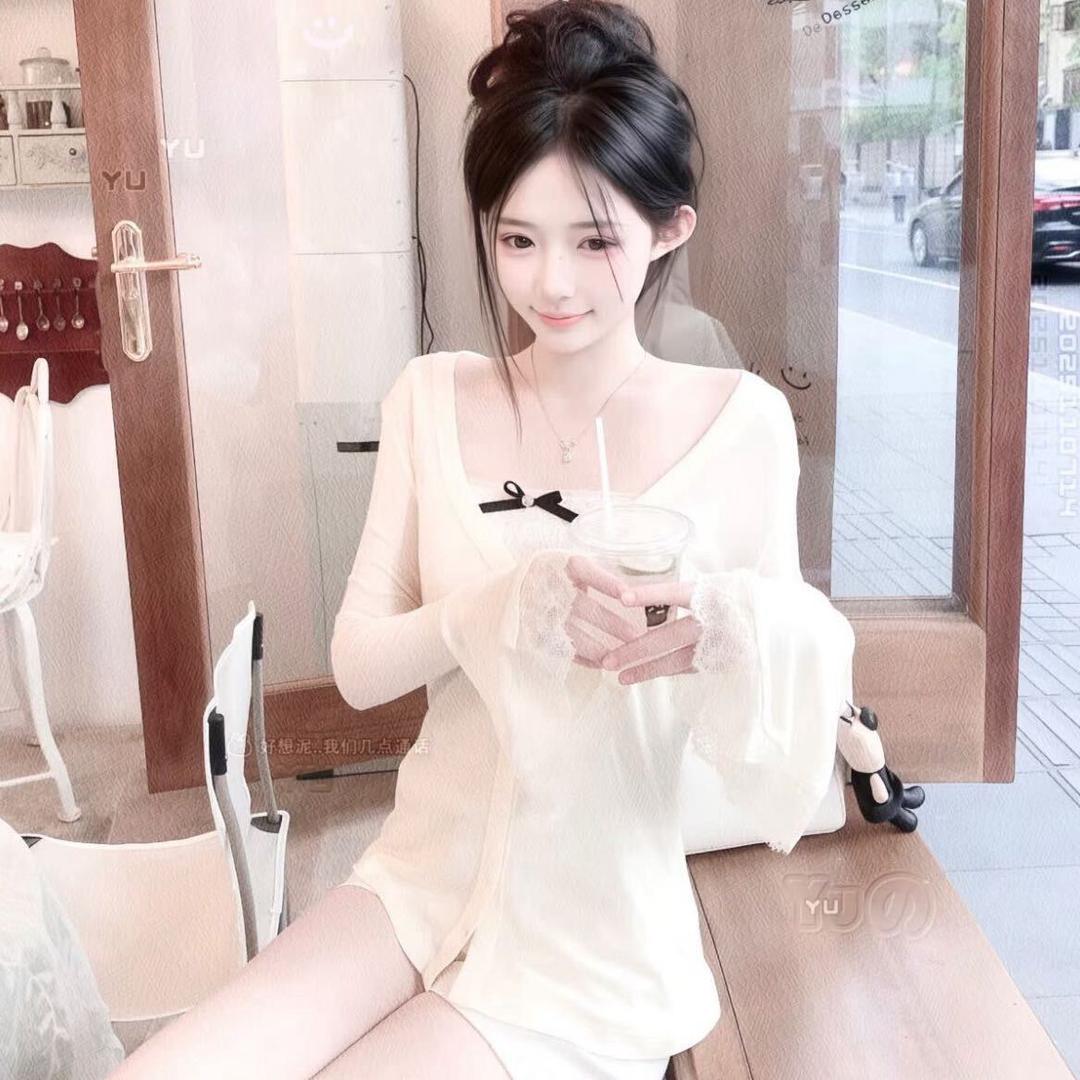 ✞